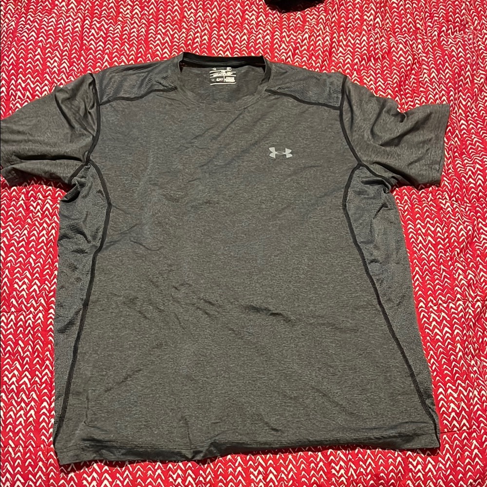 Under Armour Men's Gray Performance Shirt